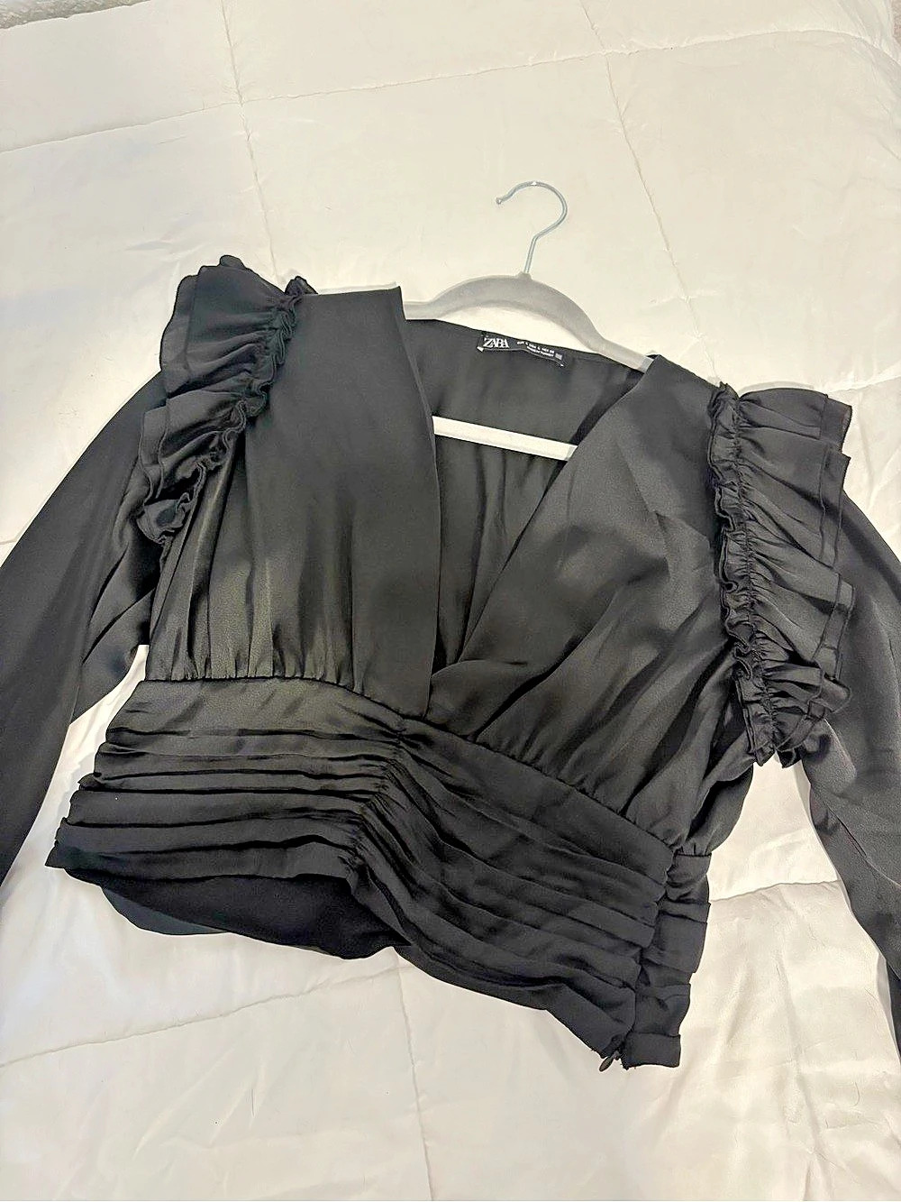 Zara Ruffle Ruched Blouse in Black Size Medium Like New